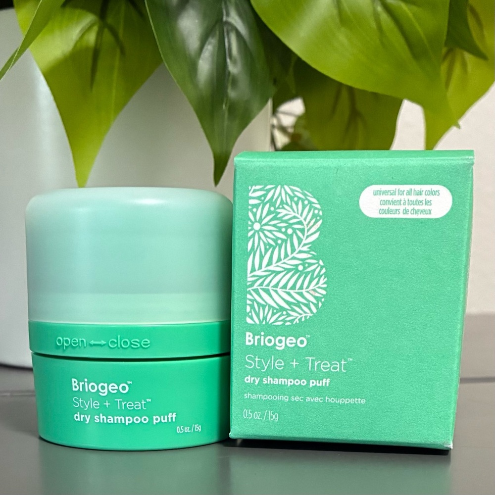 Host Pick🎉 Briogeo Style + Treat Dry Shampoo Puff